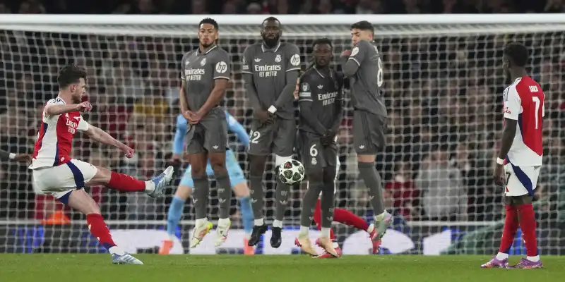 Declan Rice cập bên sân Emirates với mức phí chuyển nhượng kỷ lục